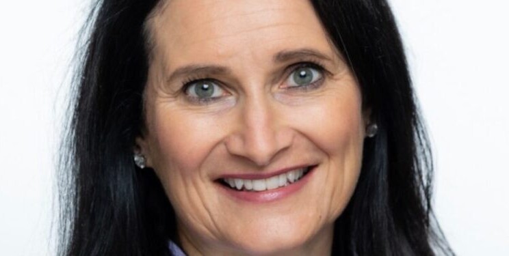 Headshot of Una Raghavan, Vice President of Total Rewards.